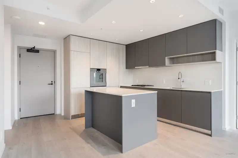 642 6808 MINORU BOULEVARD - photo 3 of 23