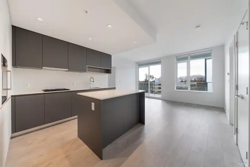 642 6808 MINORU BOULEVARD - photo 4 of 23