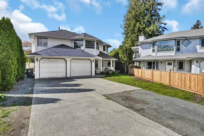 3303 272A STREET - photo 3 of 30