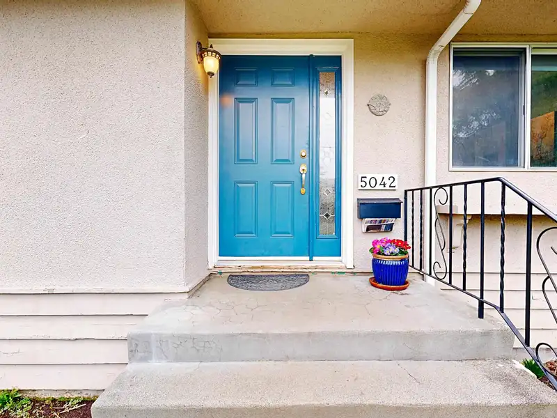 5042 59 STREET - photo 4 of 38