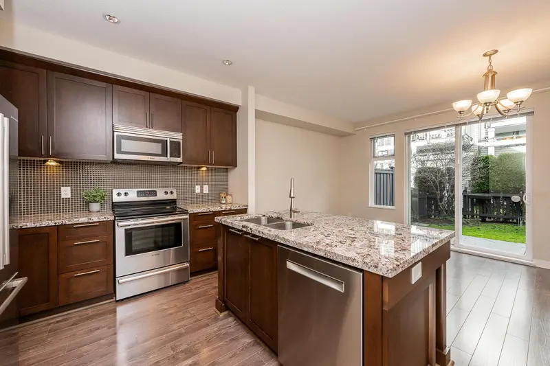 120 1460 SOUTHVIEW STREET - photo 4 of 25