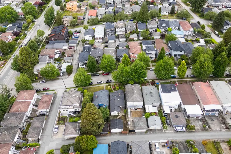 2448 EAST 29TH AVENUE - photo 4 of 23