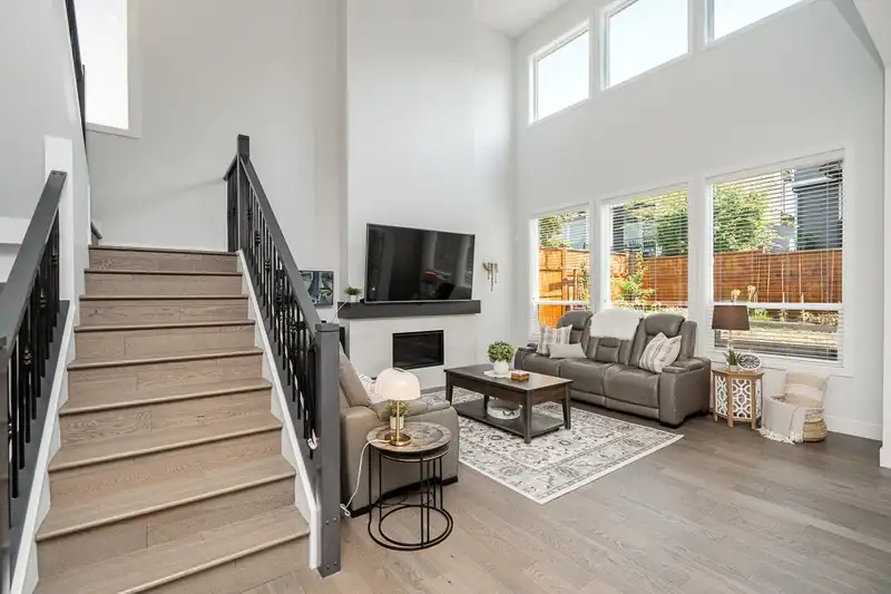 2070 165B STREET - photo 2 of 38
