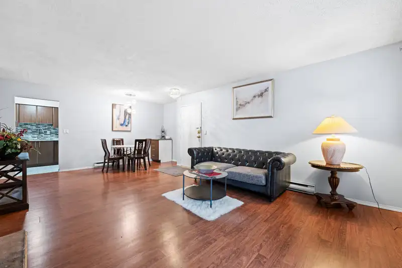 119 555 NORTH ROAD - photo 4 of 35