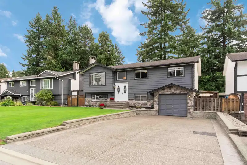 1088 FRASER AVENUE - photo 2 of 35