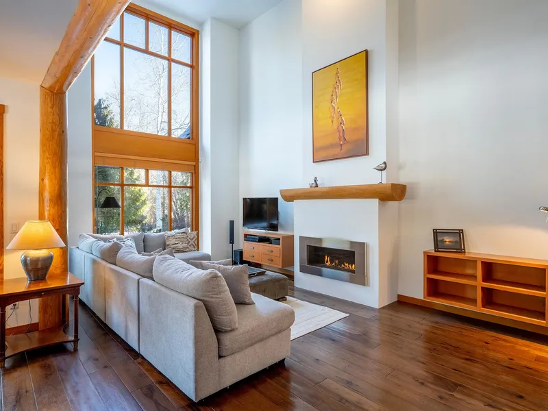 8398 GLEN ABBEY LANE - photo 4 of 25