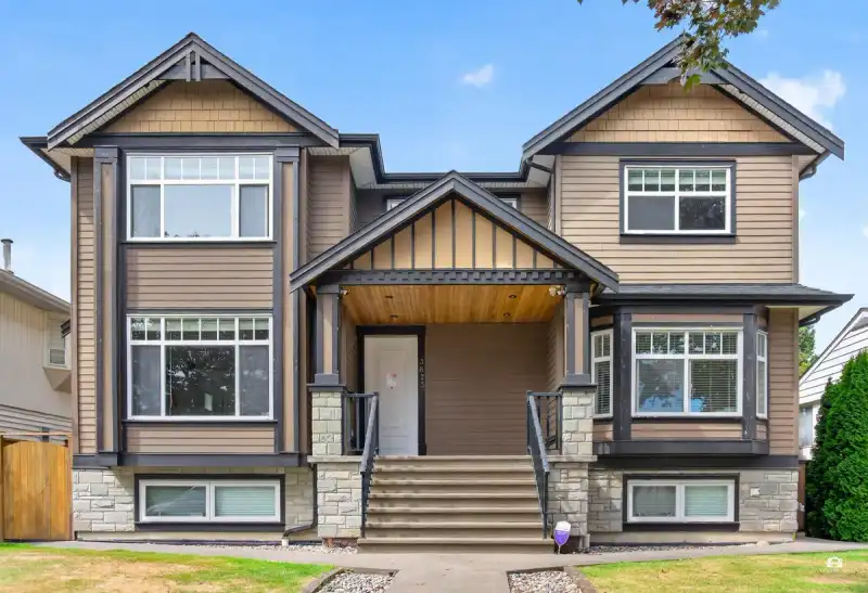3873 PINE STREET - photo 1 of 39