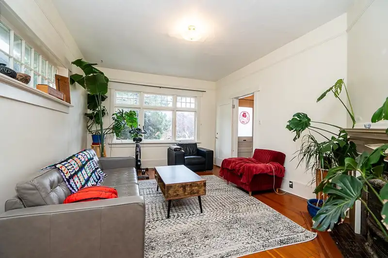 2814 TRINITY STREET - photo 4 of 34