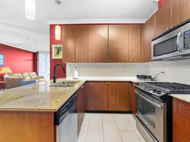 403 280 ROSS DRIVE - photo 3 of 21