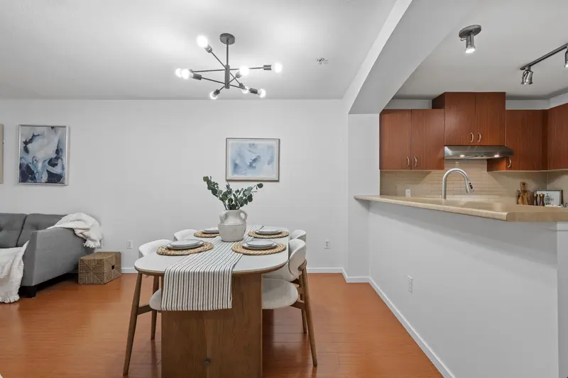 303 9098 HALSTON COURT - photo 4 of 21