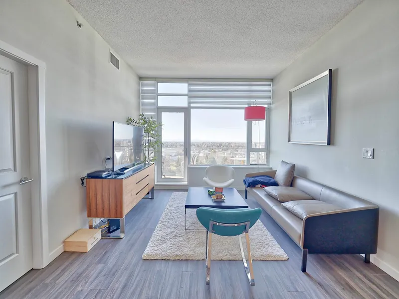 1805 7368 GOLLNER AVENUE - photo 4 of 17