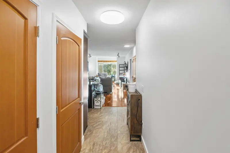 301 11887 BURNETT STREET - photo 3 of 25