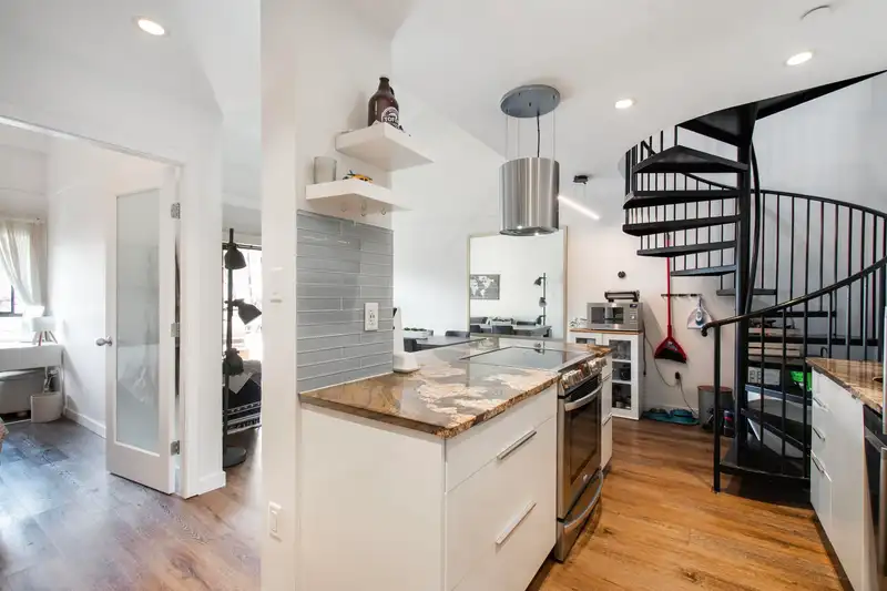 406 1549 KITCHENER STREET - photo 3 of 28
