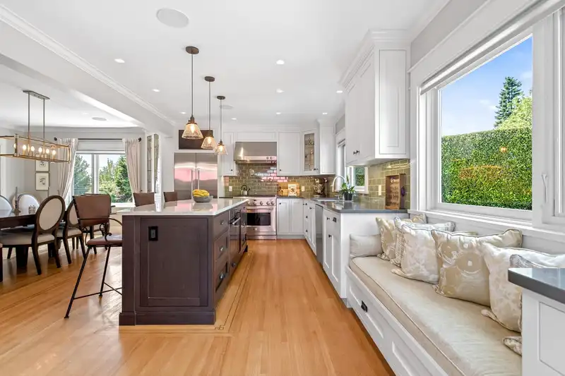 1631 SEVENTH AVENUE - photo 4 of 40