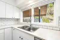 429 NEWLANDS ROAD - thumbnail 11