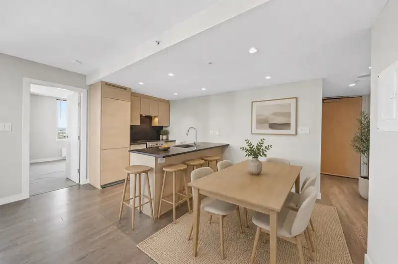 2007 488 SW MARINE DRIVE - photo 2 of 33