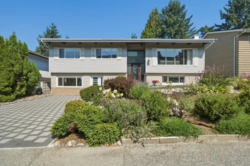 39 MOTT CRESCENT - photo 1 of 40
