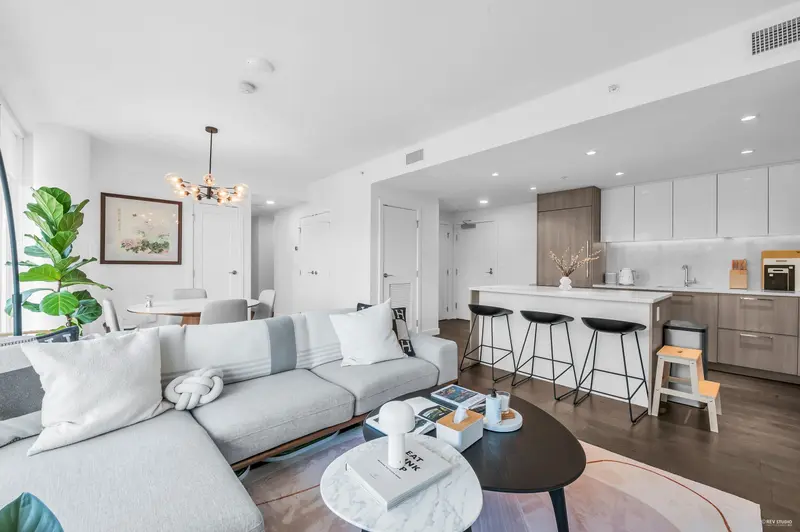 1301 8160 MCMYN WAY - photo 3 of 25