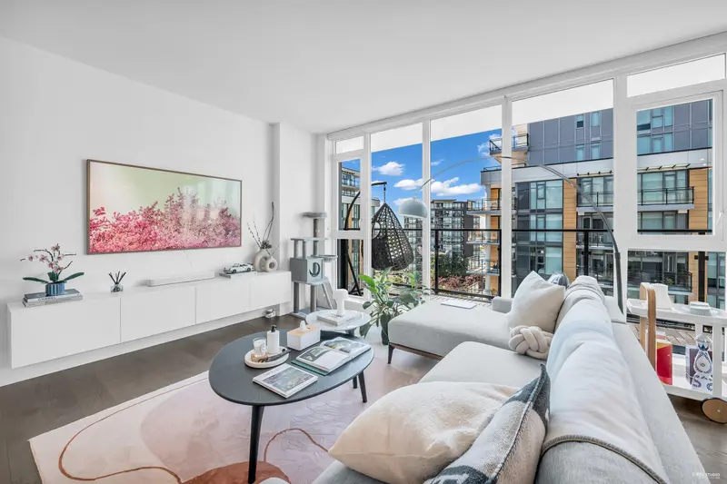 1301 8160 MCMYN WAY - photo 4 of 25