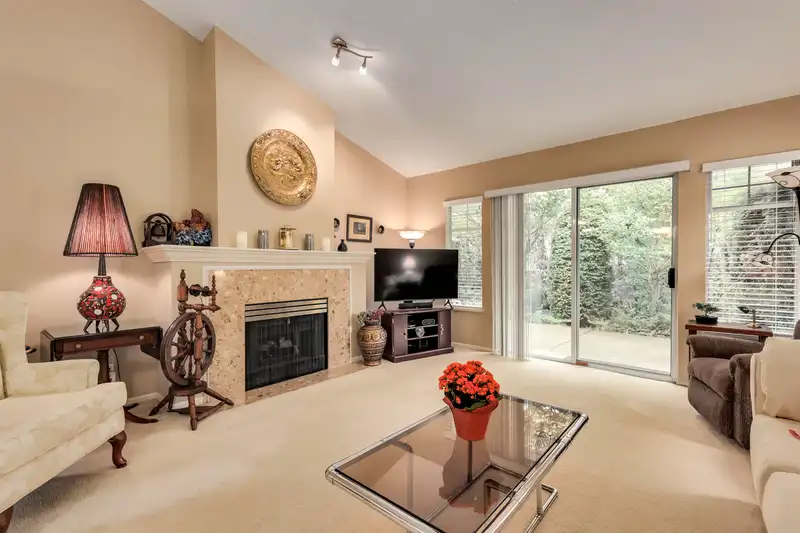 17 21138 88TH AVENUE - photo 3 of 28