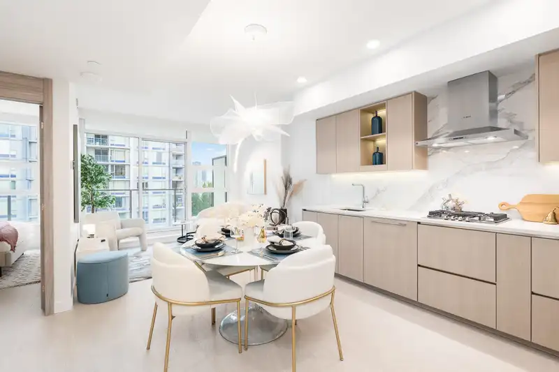 1608 13778 100 AVENUE - photo 2 of 19