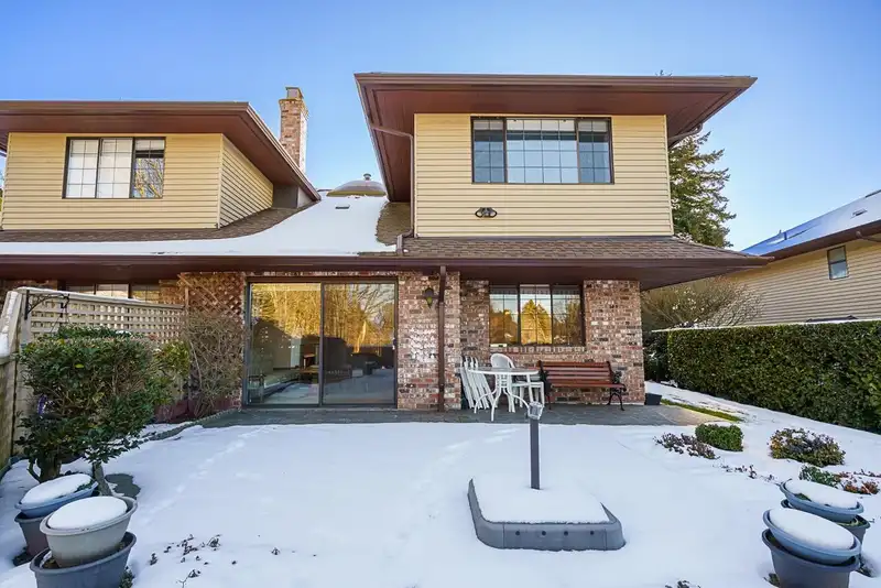 48 1725 SOUTHMERE CRESCENT - photo 1 of 40