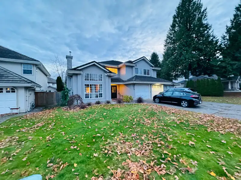 15726 109 AVENUE - photo 4 of 7