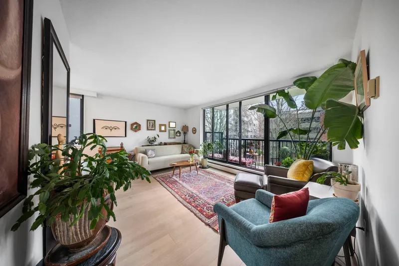 301 1330 HARWOOD STREET - photo 4 of 25