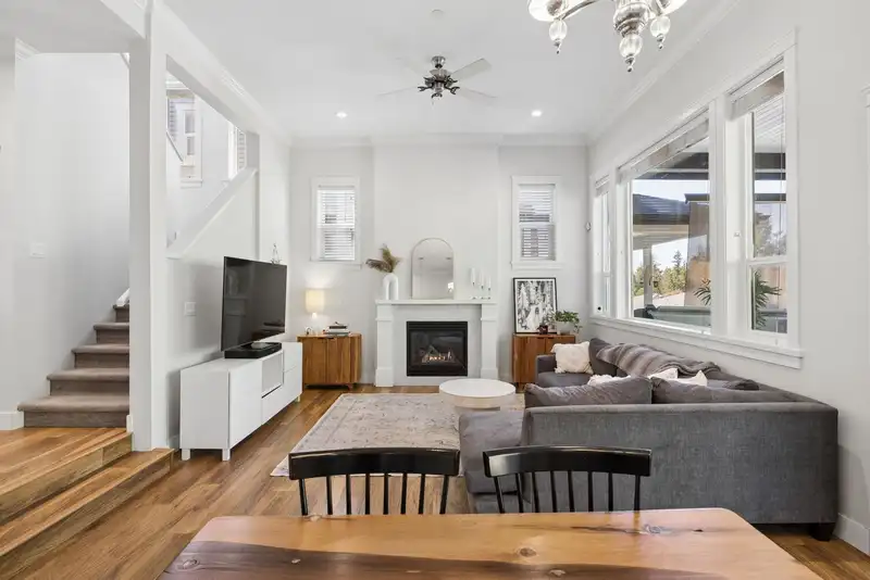 24371 104 AVENUE - photo 1 of 40