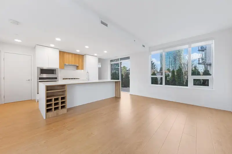 4 10160 133 STREET - photo 1 of 19