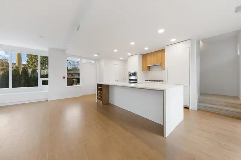 4 10160 133 STREET - photo 3 of 19