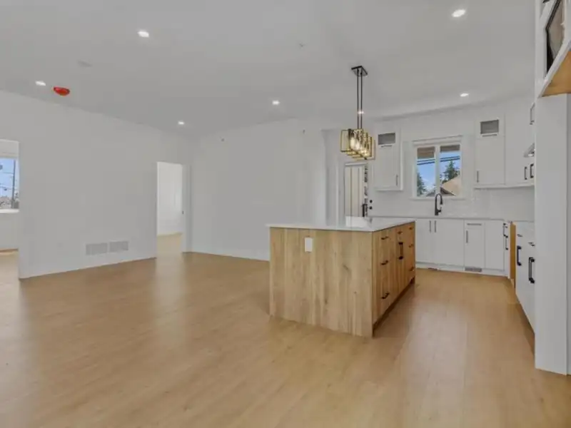 8544 CEDAR STREET - photo 4 of 12