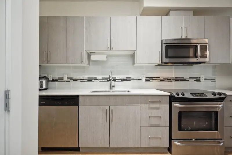209 388 KOOTENAY STREET - photo 4 of 15