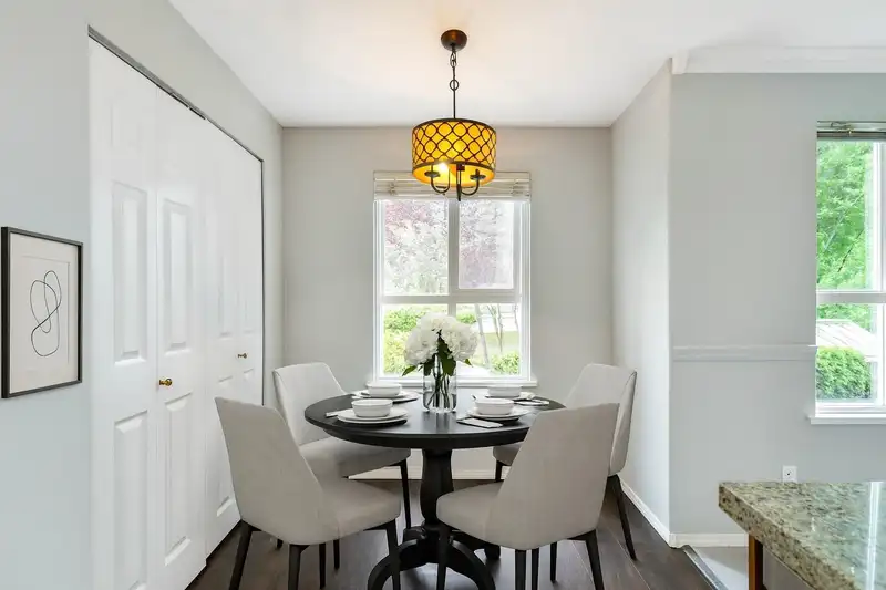 202 13870 70 AVENUE - photo 2 of 40