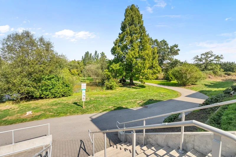 8 10800 NO. 5 ROAD - photo 1 of 18