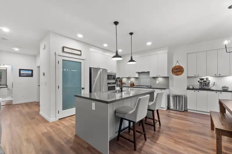 11228 251 STREET - photo 2 of 39