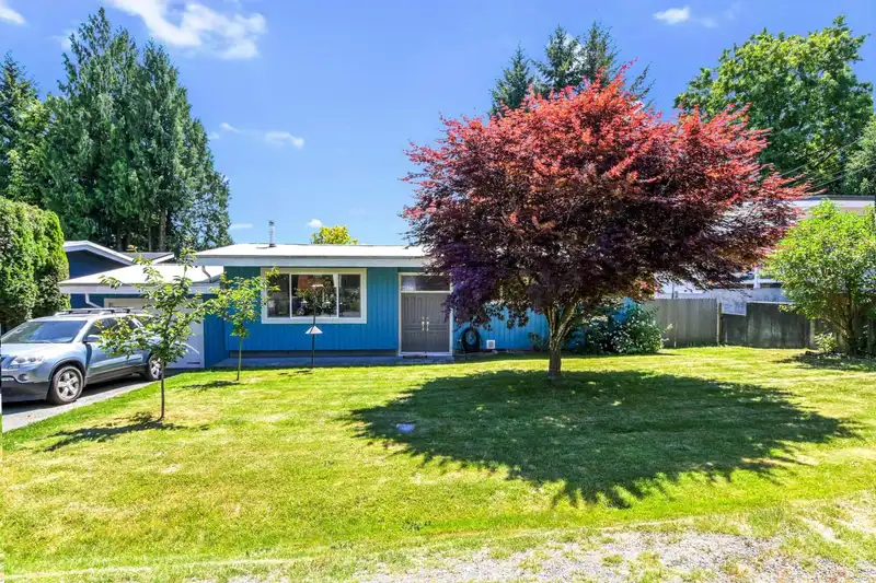 32600 WILLINGDON CRESCENT - photo 1 of 36