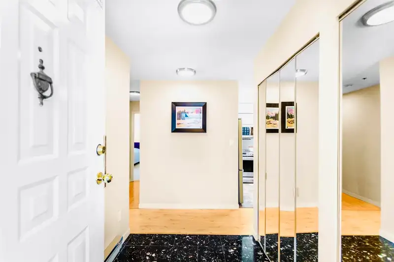 PH2 668 W 16TH AVENUE - photo 2 of 21