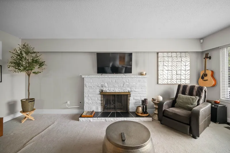 3580 BARGEN DRIVE - photo 3 of 25