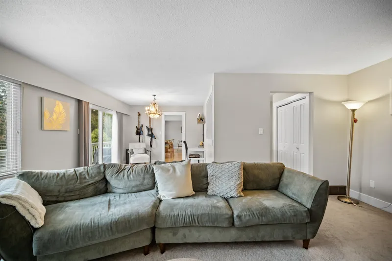 3580 BARGEN DRIVE - photo 4 of 25