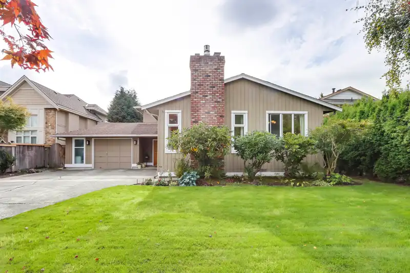 5680 LANGTREE AVENUE - photo 1 of 30