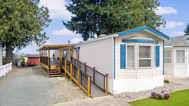 4 6338 VEDDER ROAD - photo 1 of 21