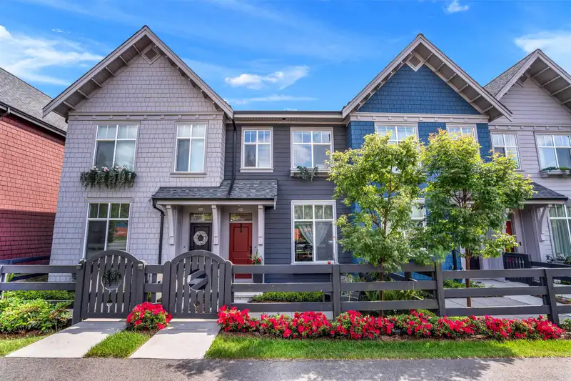 144 3529 BAYCREST - photo 1 of 36