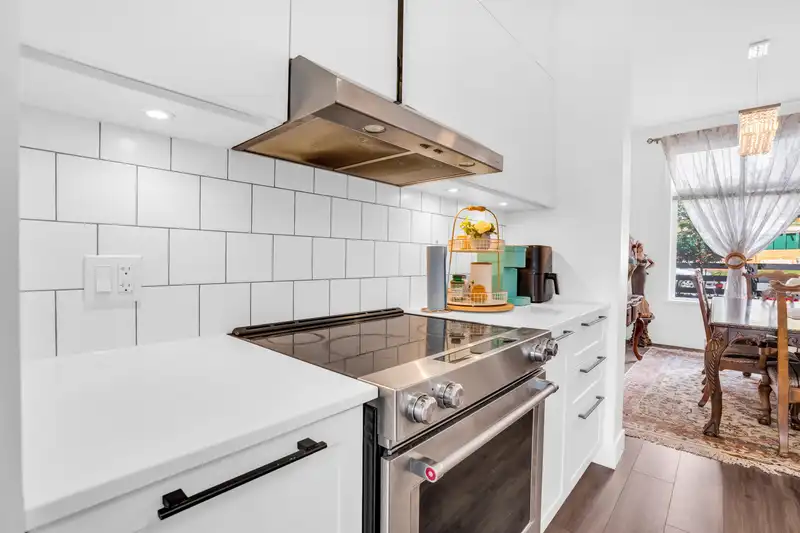 144 3529 BAYCREST - photo 2 of 36