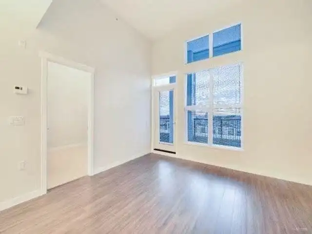 438 9551 ALEXANDRA ROAD - photo 4 of 23