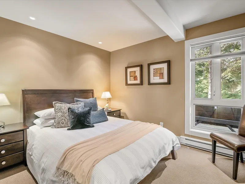 36 6125 EAGLE DRIVE - photo 3 of 25