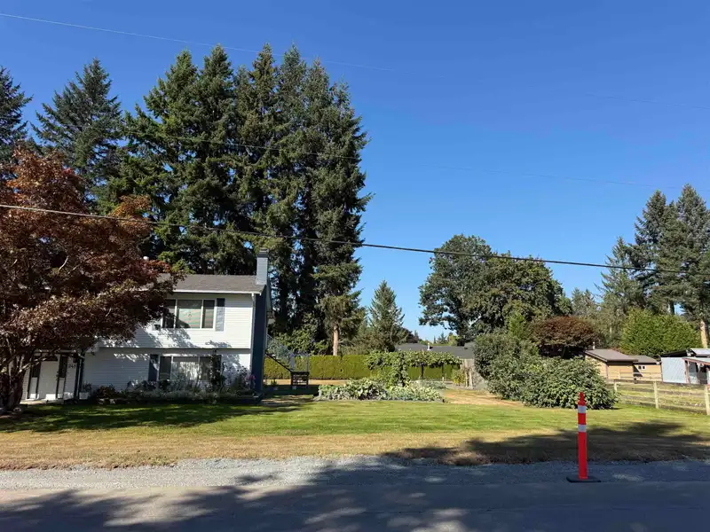 24157 52 AVENUE - photo 2 of 7