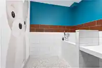 804 1342 JOHNSTON ROAD - thumbnail 9