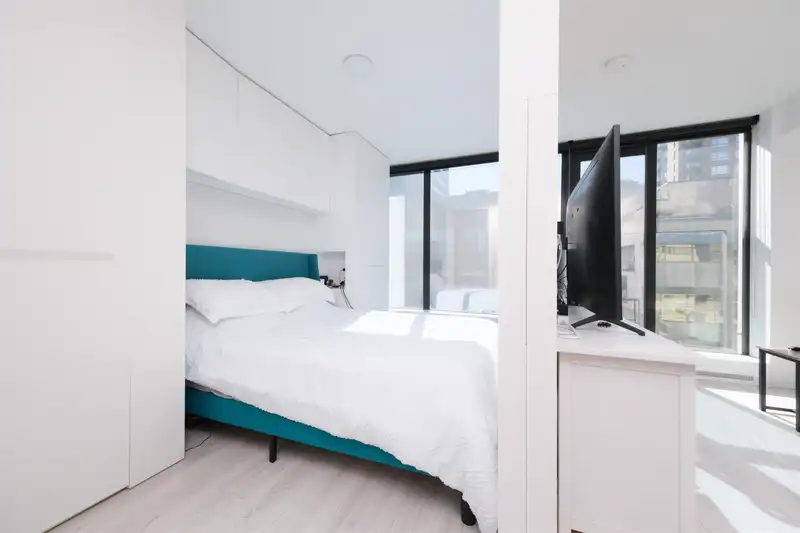 703 1133 HORNBY STREET - photo 1 of 17
