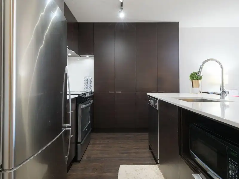 307 1677 LLOYD AVENUE - photo 4 of 26